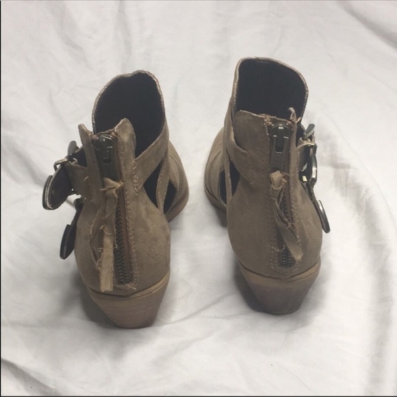 Steve Madden “CLinge” boots in tan - Picture 3 of 8